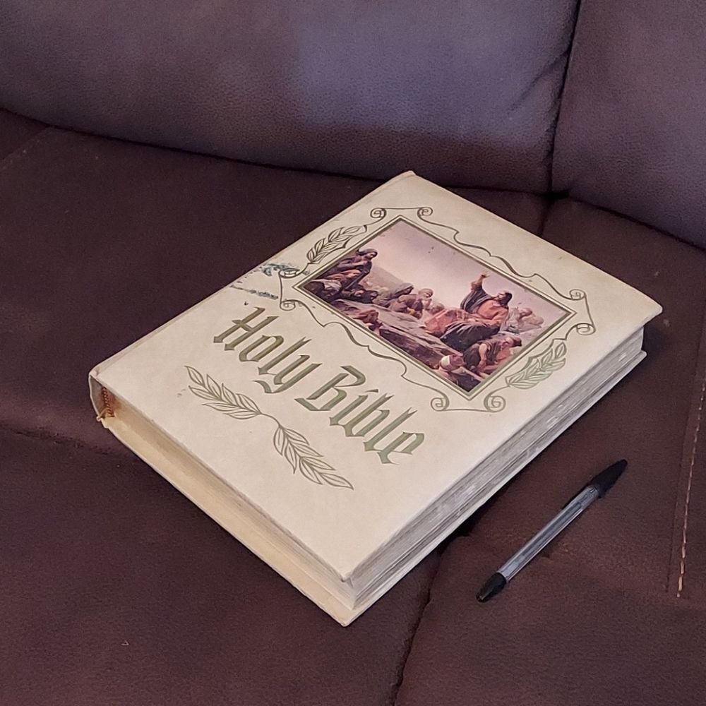 Family Heirloom Large Bible Old New Testaments